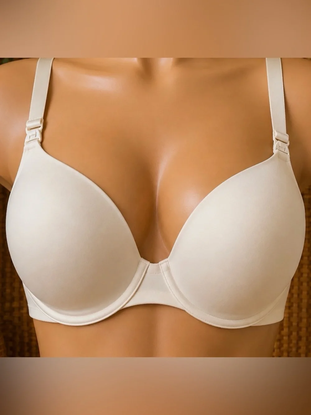 NWOT Nude Nursing Bra 32D Wireless Lined Maternity Breastfeeding Bra